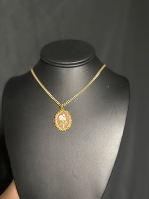 
                  
                    Le Flower Necklace
                  
                