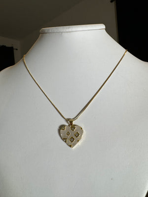 
                  
                    Clover Shell Heart Necklace
                  
                