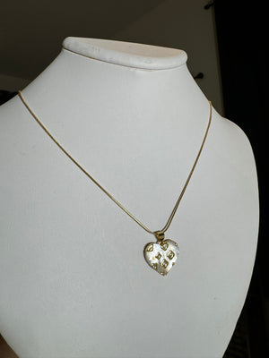 
                  
                    Clover Shell Heart Necklace
                  
                