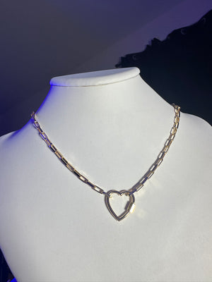 
                  
                    Heart clasp necklace
                  
                