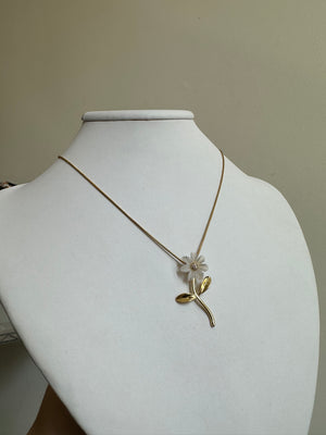 
                  
                    Summer Flower Necklace
                  
                