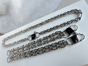 
                  
                    Silver Cube Link Necklace Bracelet
                  
                